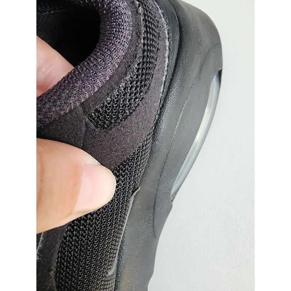 Boys Nike‎ Air Max 200 Triple Black/Anthracite Youth Size 3 Sneakers